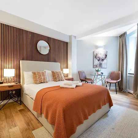 Elegant Apartment In Chelsea